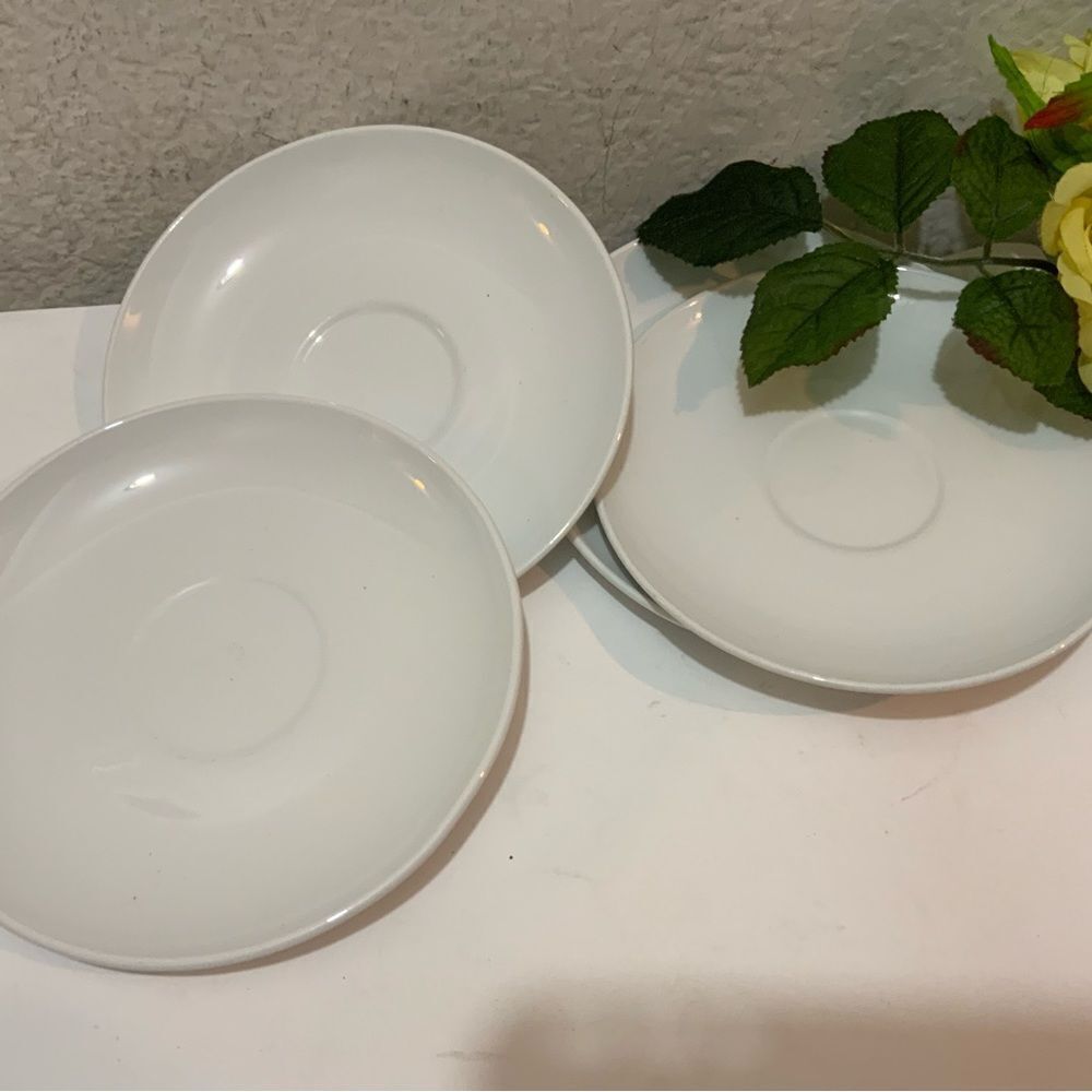 4 Corning White Centura small Fruit/Dessert/Sauce plates  6” diameter A11